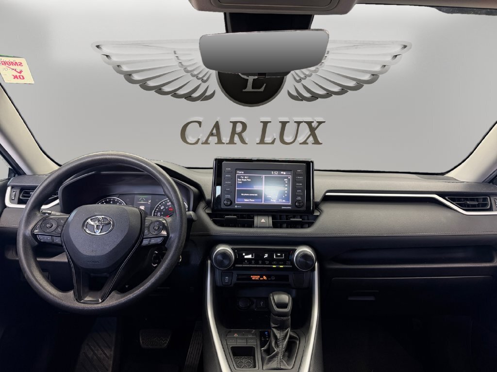 2020 Toyota RAV4 LE - Photo 11 - Lennox, CA 90304