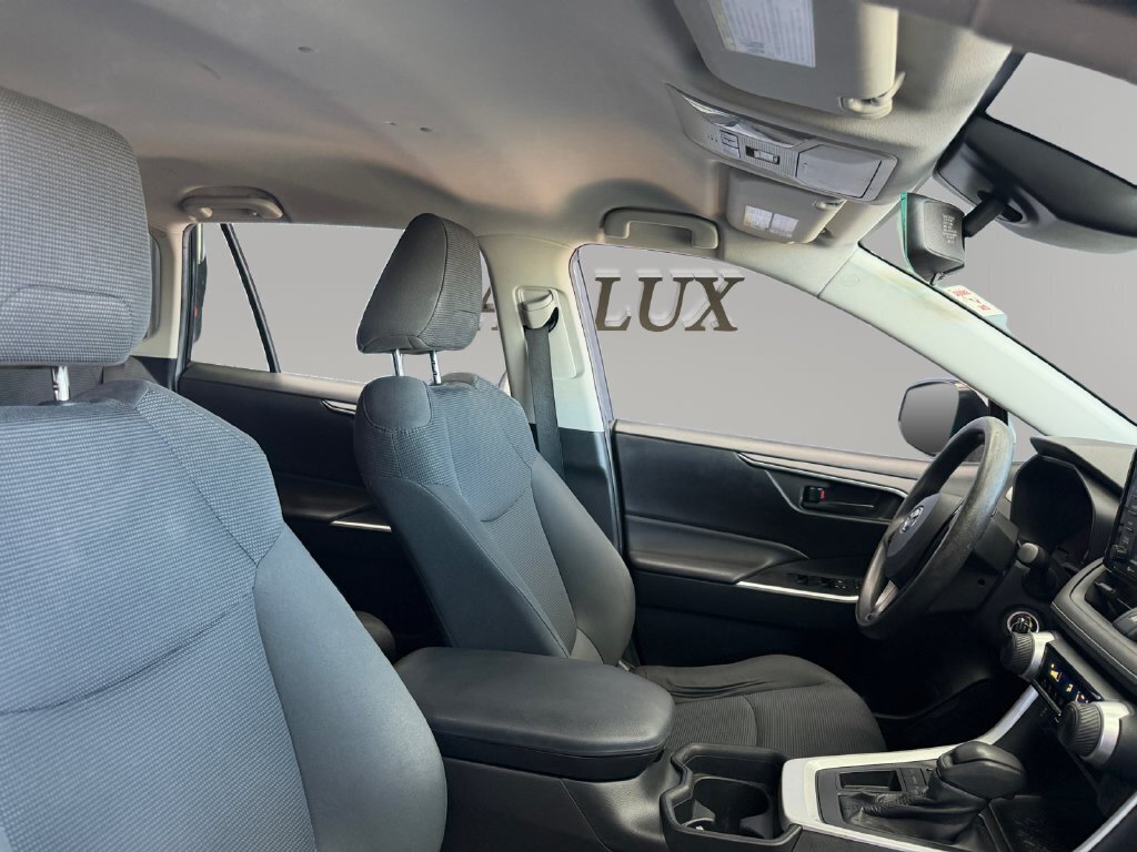 2020 Toyota RAV4 LE - Photo 14 - Lennox, CA 90304