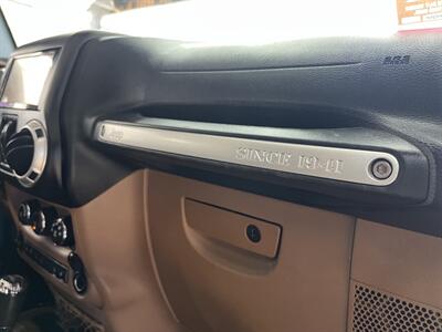 2017 Jeep Wrangler Unlimited Sahara   - Photo 19 - Lennox, CA 90304