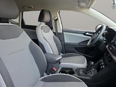 2022 Volkswagen Taos 1.5T S   - Photo 16 - Lennox, CA 90304