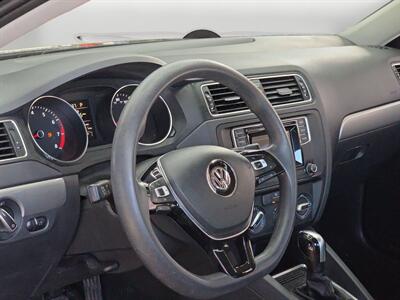 2017 Volkswagen Jetta 1.4T S - Photo 11 - Lennox, CA 90304