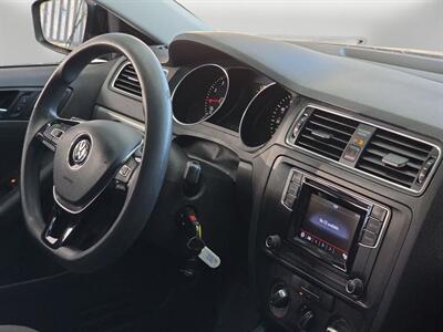 2017 Volkswagen Jetta 1.4T S - Photo 10 - Lennox, CA 90304