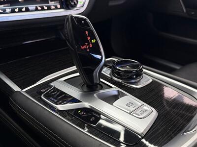 2019 BMW 750i  M SPORT - Photo 23 - Lennox, CA 90304