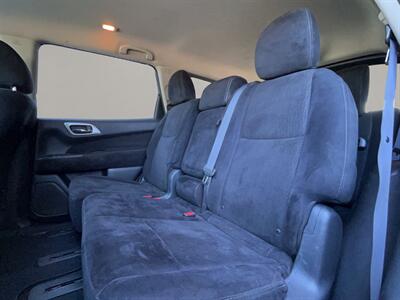 2014 Nissan Pathfinder SV   - Photo 10 - Lennox, CA 90304