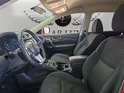 2018 Nissan Rogue SV   - Photo 9 - Lennox, CA 90304