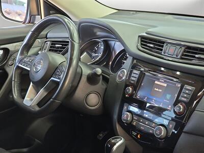 2018 Nissan Rogue SV   - Photo 22 - Lennox, CA 90304