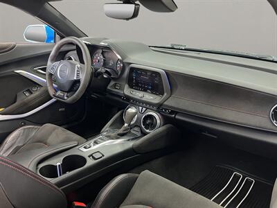2023 Chevrolet Camaro ZL1   - Photo 18 - Lennox, CA 90304