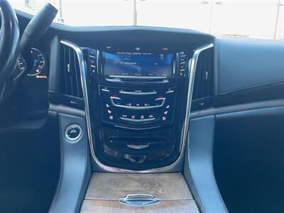 2015 Cadillac Escalade Premium   - Photo 16 - Lennox, CA 90304