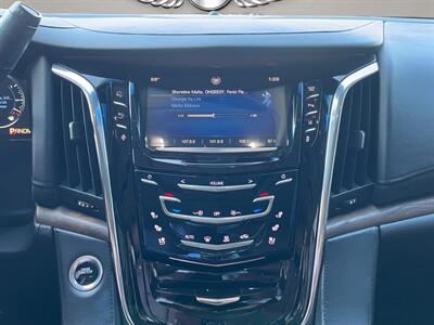 2015 Cadillac Escalade Premium   - Photo 17 - Lennox, CA 90304