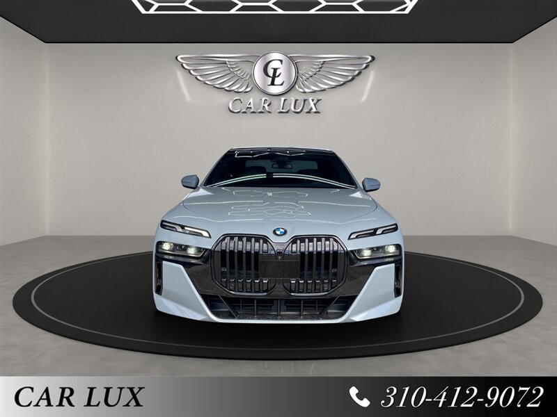 2023 BMW 760i xDrive  
