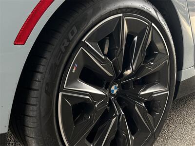 2023 BMW 760i xDrive   - Photo 21 - Lennox, CA 90304