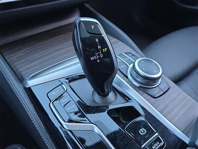 2022 BMW 530i  M SPORT - Photo 21 - Lennox, CA 90304