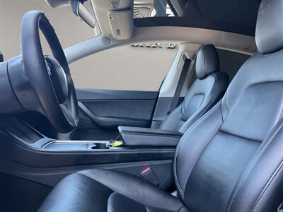 2022 Tesla Model Y Performance   - Photo 9 - Lennox, CA 90304