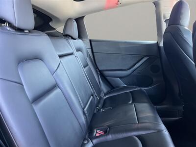 2022 Tesla Model Y Performance   - Photo 17 - Lennox, CA 90304
