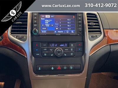 2012 Jeep Grand Cherokee Overland   - Photo 16 - Lennox, CA 90304