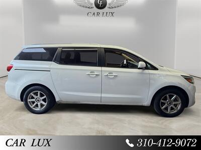 2017 Kia Sedona LX - Photo 6 - Lennox, CA 90304