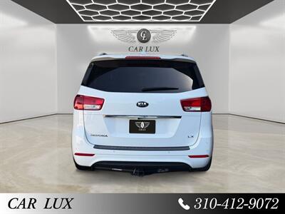 2017 Kia Sedona LX - Photo 4 - Lennox, CA 90304