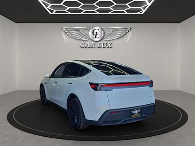 2026 Tesla Model Y Long Range   - Photo 5 - Lennox, CA 90304