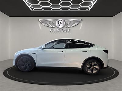 2026 Tesla Model Y Long Range   - Photo 4 - Lennox, CA 90304