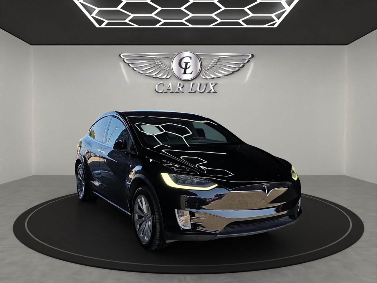 2019 Tesla Model X Long Range - Photo 1 - Lennox, CA 90304