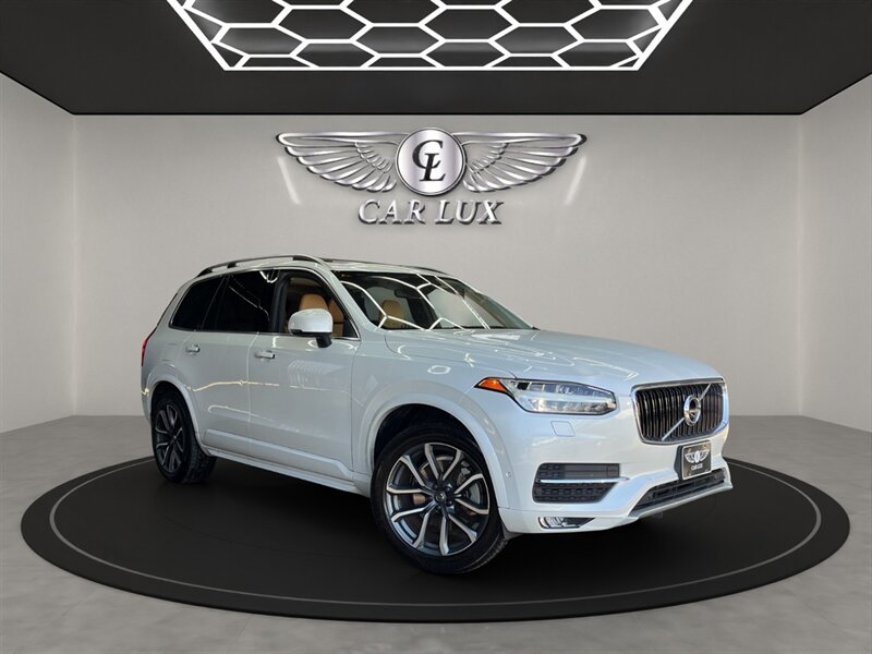 2016 Volvo XC90 T6 Momentum  