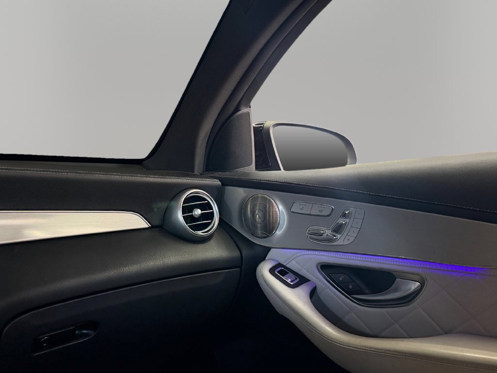 2021 Mercedes-Benz GLC GLC 43 AMG® 4MATIC® - Photo 18 - Lennox, CA 90304