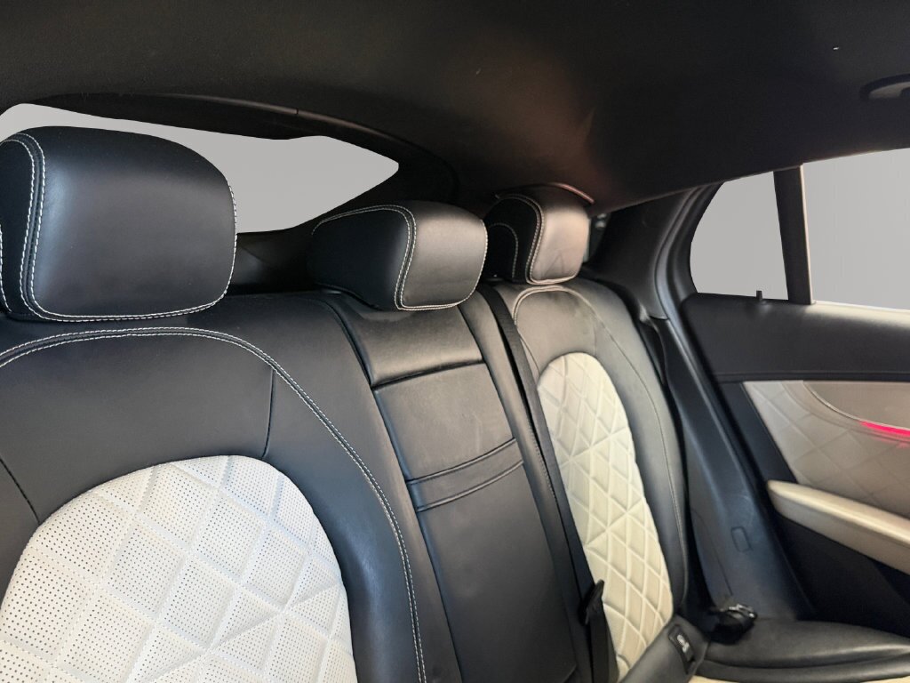 2021 Mercedes-Benz GLC GLC 43 AMG® 4MATIC® - Photo 24 - Lennox, CA 90304