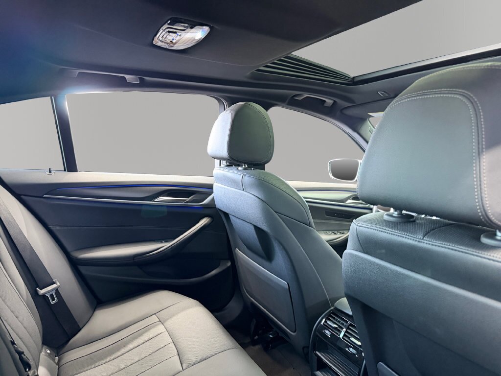 2021 BMW 540i M SPORT - Photo 18 - Lennox, CA 90304