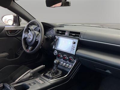 2025 Toyota GR86 Premium   - Photo 16 - Lennox, CA 90304