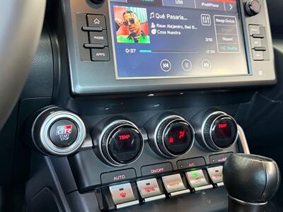 2025 Toyota GR86 Premium   - Photo 22 - Lennox, CA 90304