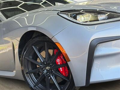 2025 Toyota GR86 Premium   - Photo 29 - Lennox, CA 90304