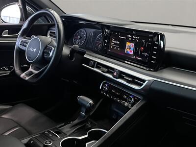 2022 Kia K5 GT-Line   - Photo 18 - Lennox, CA 90304
