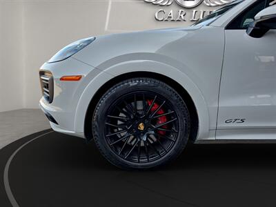 2021 Porsche Cayenne GTS   - Photo 26 - Lennox, CA 90304