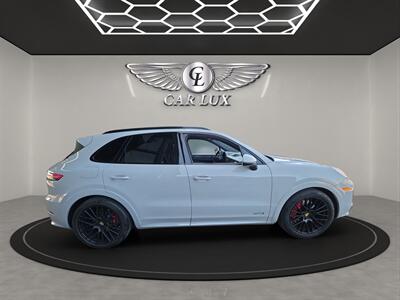 2021 Porsche Cayenne GTS   - Photo 8 - Lennox, CA 90304