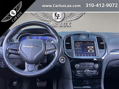 2021 Chrysler 300 Series S V8   - Photo 13 - Lennox, CA 90304