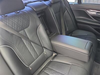 2018 BMW 750i   - Photo 16 - Lennox, CA 90304