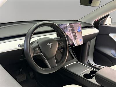 2021 Tesla Model Y Long Range   - Photo 16 - Lennox, CA 90304