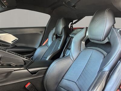 2020 Chevrolet Corvette Stingray 3LT   - Photo 9 - Lennox, CA 90304