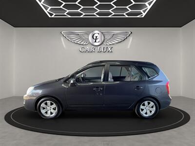 2008 Kia Rondo LX   - Photo 4 - Lennox, CA 90304