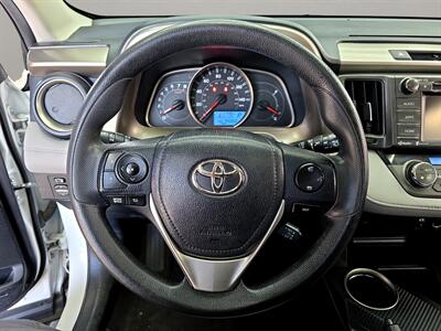 2015 Toyota RAV4 XLE   - Photo 10 - Lennox, CA 90304