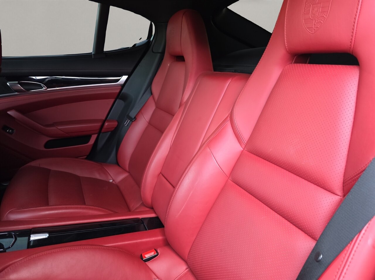 2015 Porsche Panamera 2 - Photo 1 - Lennox, CA 90304