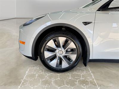 2021 Tesla Model Y Long Range - Photo 14 - Lennox, CA 90304