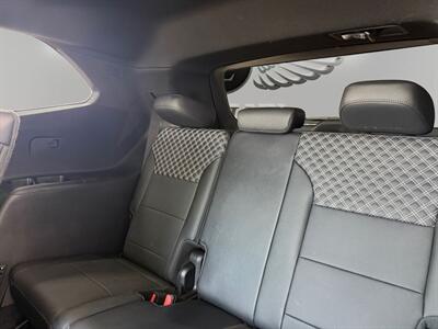 2024 GMC Acadia Denali   - Photo 15 - Lennox, CA 90304