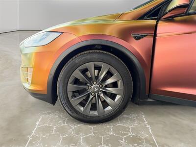 2018 Tesla Model X 75D   - Photo 14 - Lennox, CA 90304