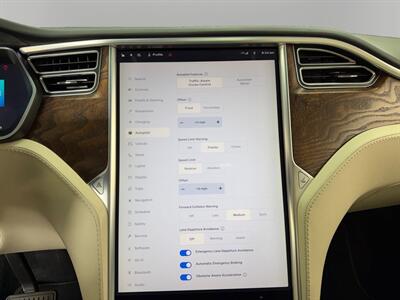 2018 Tesla Model X 75D   - Photo 26 - Lennox, CA 90304