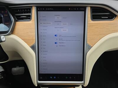 2018 Tesla Model X 75D   - Photo 32 - Lennox, CA 90304