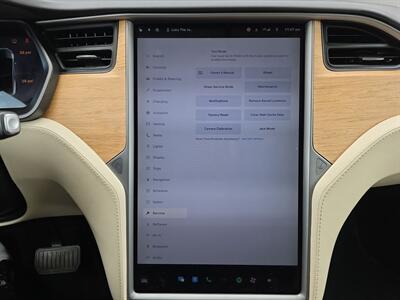 2018 Tesla Model X 75D   - Photo 22 - Lennox, CA 90304