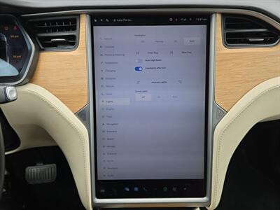 2018 Tesla Model X 75D   - Photo 38 - Lennox, CA 90304