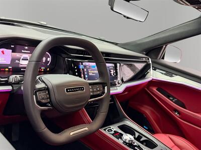 2025 Jeep Wagoneer S Launch Edition   - Photo 16 - Lennox, CA 90304