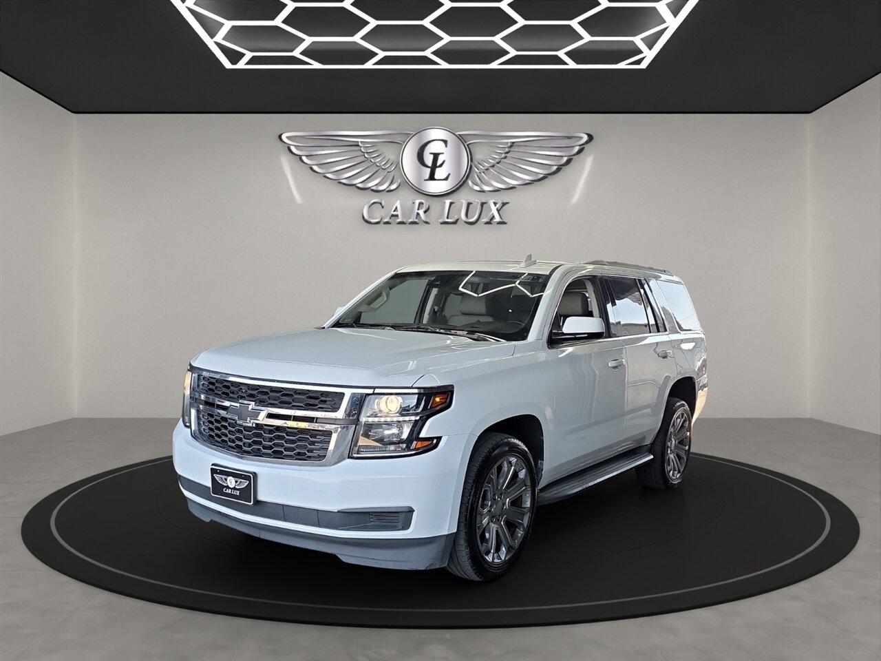 2018 Chevrolet Tahoe LT photo 3